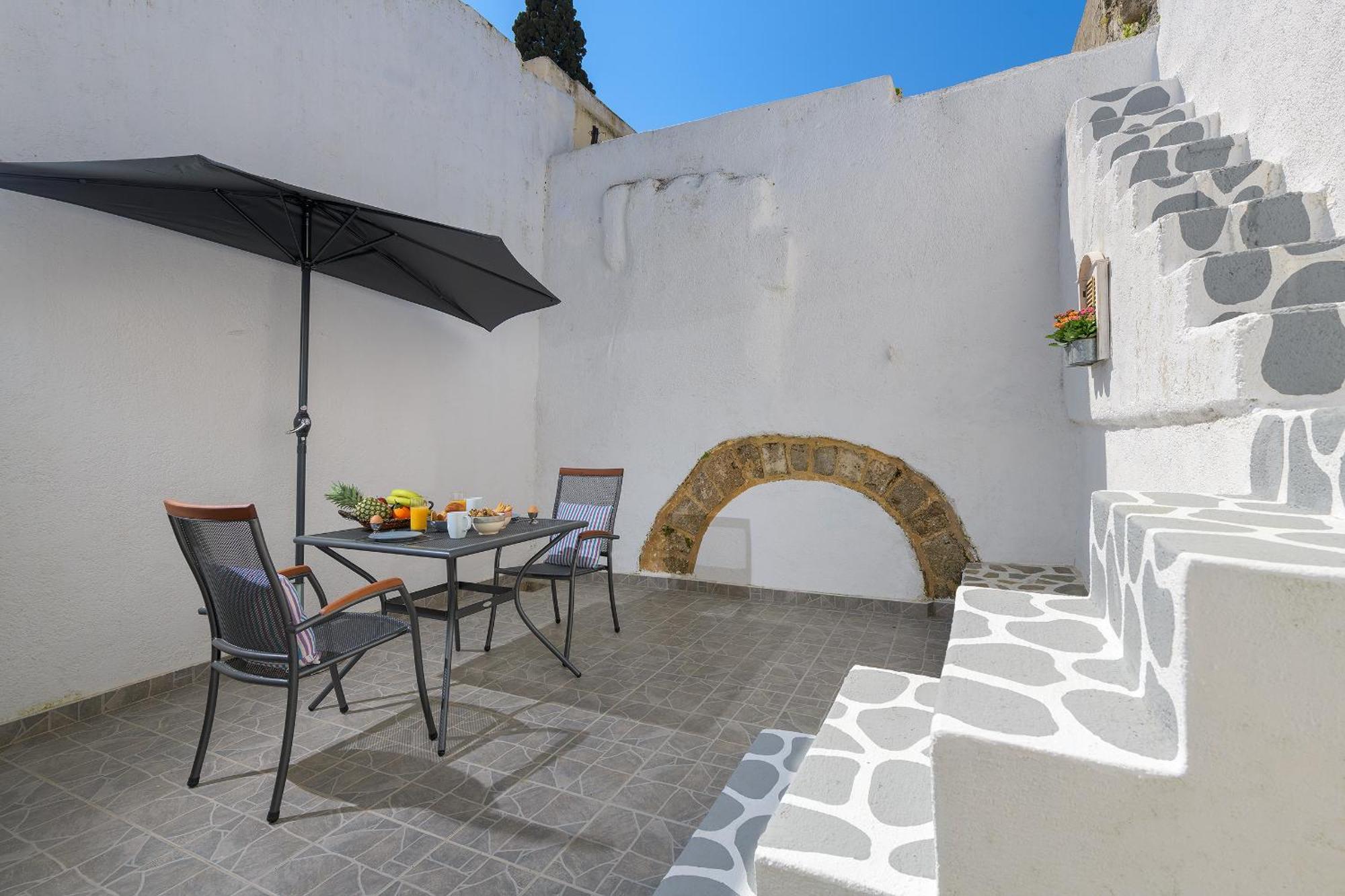 Rustic Self-Inn Rhodes City Esterno foto
