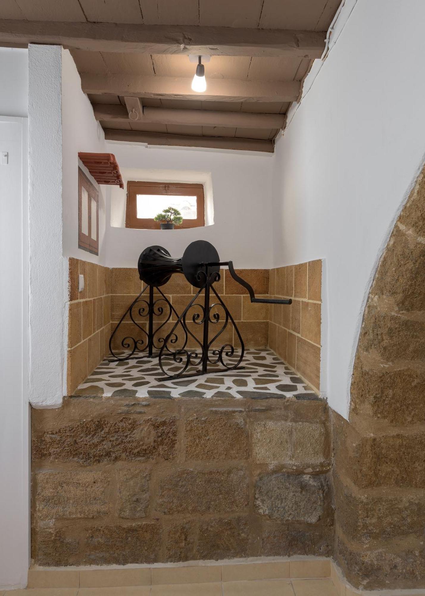 Rustic Self-Inn Rhodes City Esterno foto