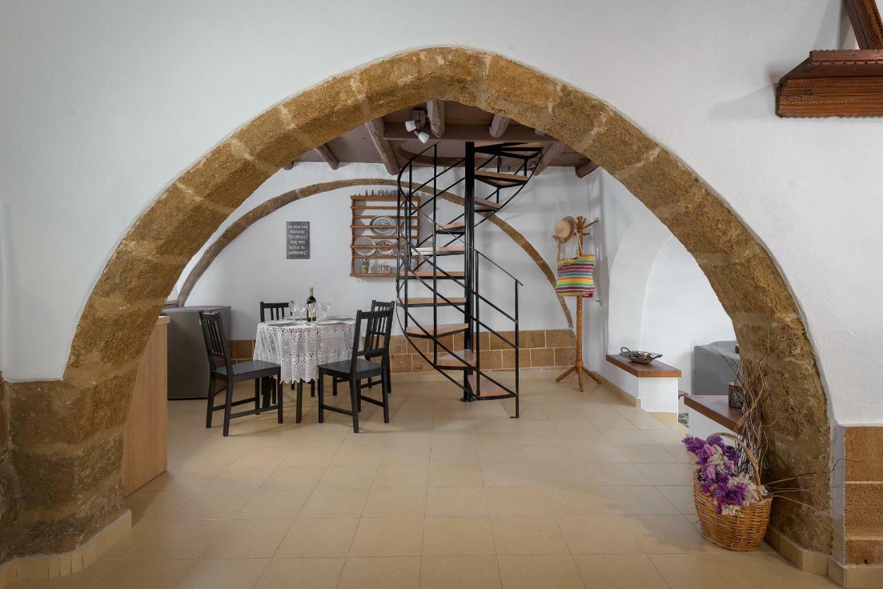 Rustic Self-Inn Rhodes City Esterno foto